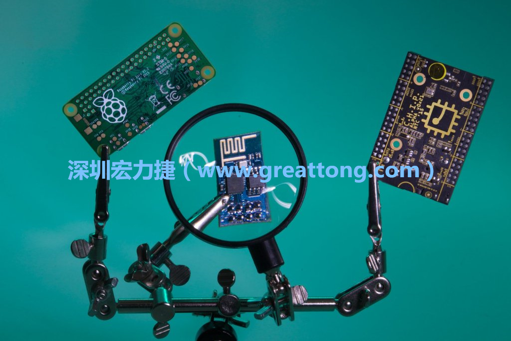 A Raspberry Pi Zero、ESP8266和CHIP。